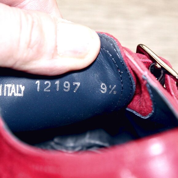 * NIB * $495 Nordstrom ZELLI Italia 9.5 M Red Goatskin Suede * add $15 Trees